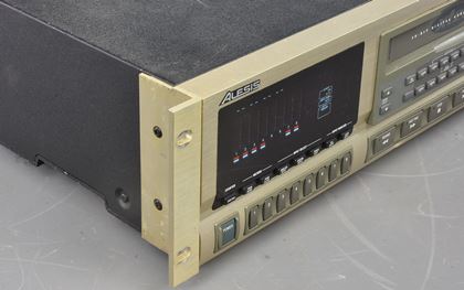 Alesis-XT20 ADAT (20-bit) & two looms a/s